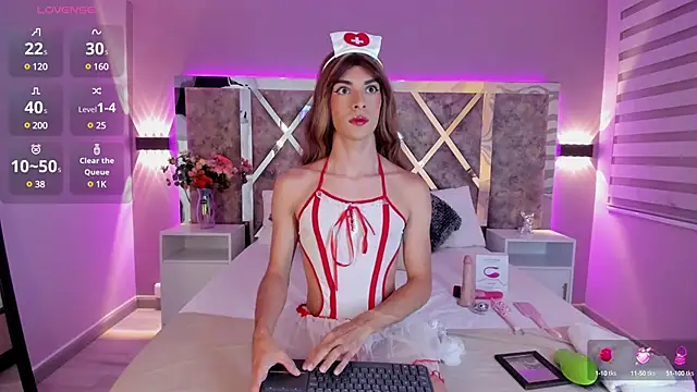 Snapshot of MaxiRogers chatting on 2, 3, 2025 MaxiRogers online show from 2, 3, 2025