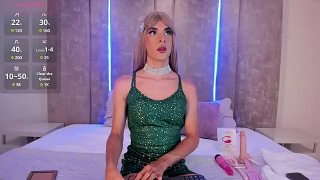 Snapshot of MaxiRogers chatting on 11, 3, 2025 MaxiRogers online show from 11, 3, 2025