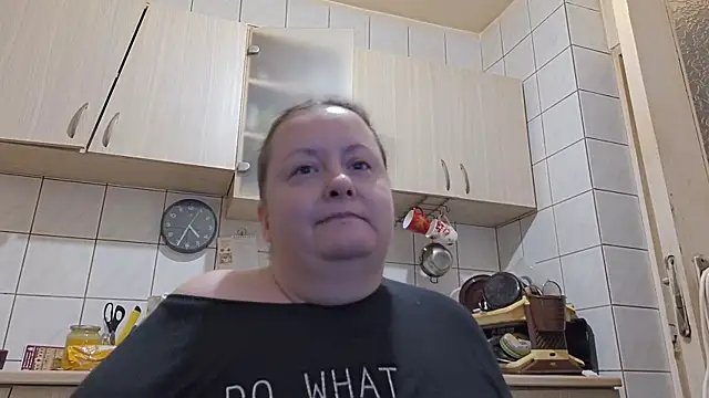 Snapshot of melissaBlessing chatting on 17, 12, 2025 melissaBlessing online show from 17, 12, 2025