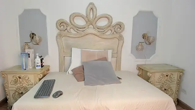  chloe adams online show from 24, 11, 2025