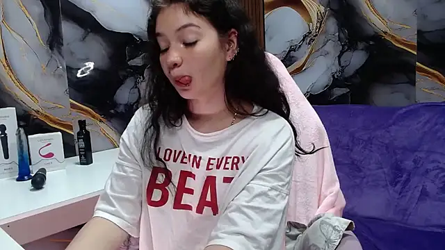 lilimini032 online show from 22, 6, 2026