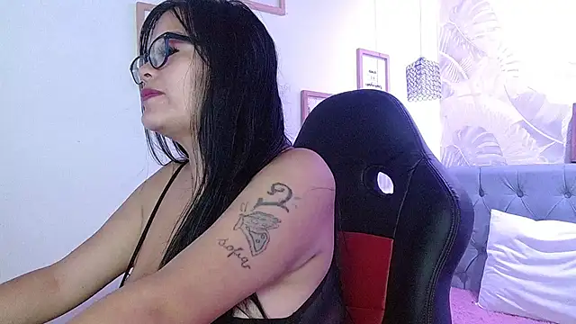 Snapshot of violletha chatting on 1, 3, 2025 violletha online show from 1, 3, 2025