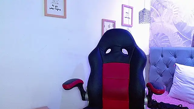 Snapshot of violletha chatting on 8, 3, 2025 violletha online show from 8, 3, 2025