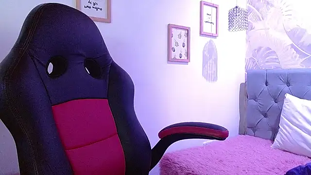 Snapshot of violletha chatting on 10, 3, 2025 violletha online show from 10, 3, 2025