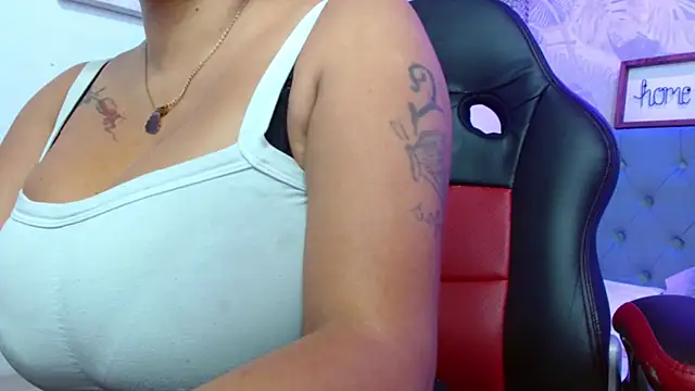 Snapshot of violletha chatting on 13, 1, 2026 violletha online show from 13, 1, 2026