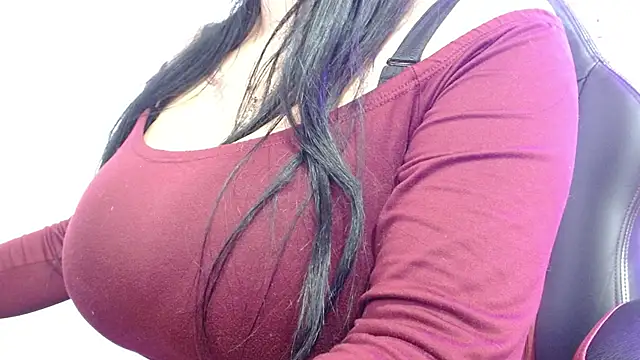 Snapshot of violletha chatting on 3, 3, 2026 violletha online show from 3, 3, 2026