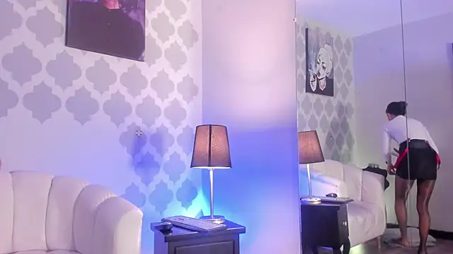 GabyPetit online show from 8, 5, 2026