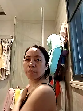 Snapshot of doggiepossession chatting on 10, 3, 2025 doggiepossession online show from 10, 3, 2025