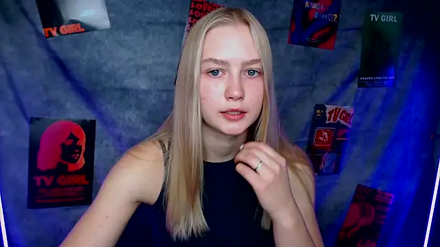 Snapshot of MademoiselleCl chatting on 26, 9, 2025 MademoiselleCl online show from 26, 9, 2025