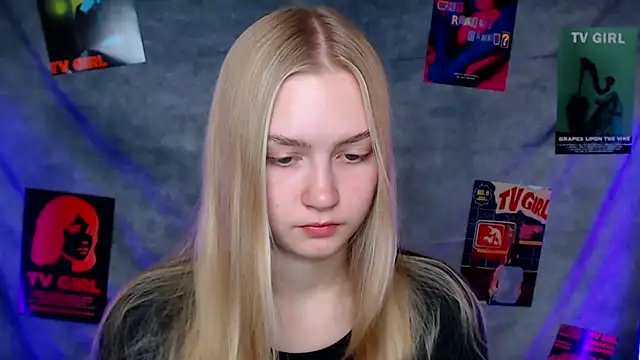 Snapshot of MademoiselleCl chatting on 23, 10, 2025 MademoiselleCl online show from 23, 10, 2025