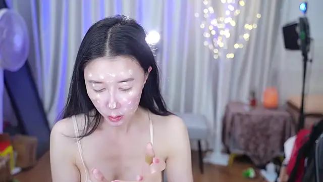 Snapshot of nono_babyy chatting on 23, 12, 2025 nono babyy online show from 23, 12, 2025