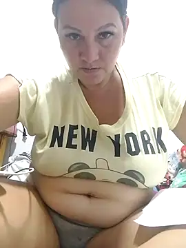 Snapshot of lupita_2023 chatting on 18, 10, 2025 lupita 2023 online show from 18, 10, 2025