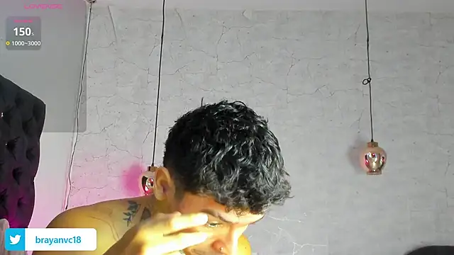 Snapshot of Ian_Castillo_ chatting on 6, 10, 2025 Ian Castillo online show from 6, 10, 2025