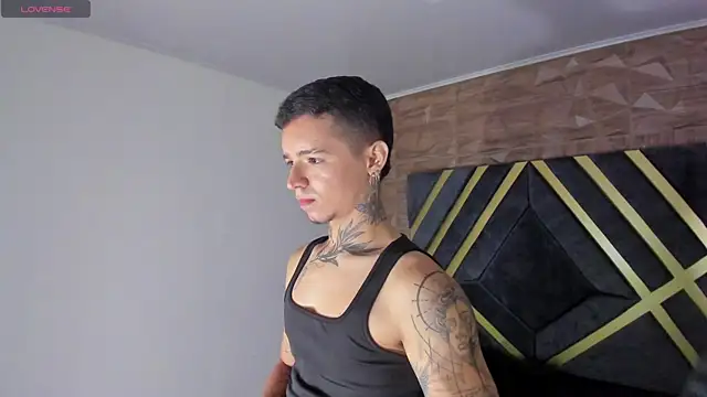 Snapshot of Ian_Castillo_ chatting on 25, 4, 2026 Ian Castillo online show from 25, 4, 2026