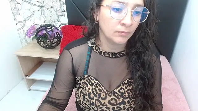 sarax ximena online show from 30, 4, 2026
