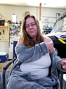 Snapshot of MsShelby40 chatting on 6, 12, 2024 MsShelby40 online show from 6, 12, 2024