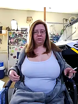 Snapshot of MsShelby40 chatting on 17, 12, 2024 MsShelby40 online show from 17, 12, 2024