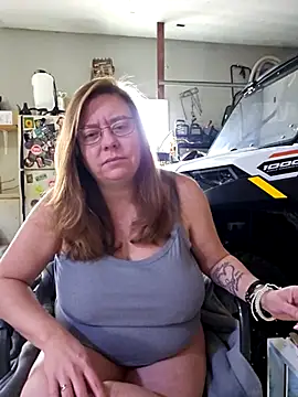 Snapshot of MsShelby40 chatting on 28, 12, 2024 MsShelby40 online show from 28, 12, 2024