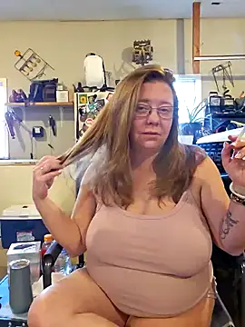 Snapshot of MsShelby40 chatting on 3, 2, 2025 MsShelby40 online show from 3, 2, 2025