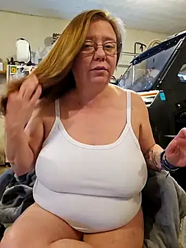 Snapshot of MsShelby40 chatting on 21, 3, 2025 MsShelby40 online show from 21, 3, 2025