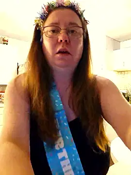 Snapshot of MsShelby40 chatting on 5, 1, 2026 MsShelby40 online show from 5, 1, 2026