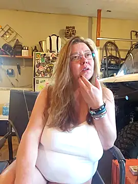 Snapshot of MsShelby40 chatting on 21, 3, 2026 MsShelby40 online show from 21, 3, 2026