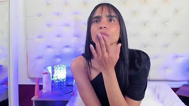 sophie pariss online show from 8, 3, 2025