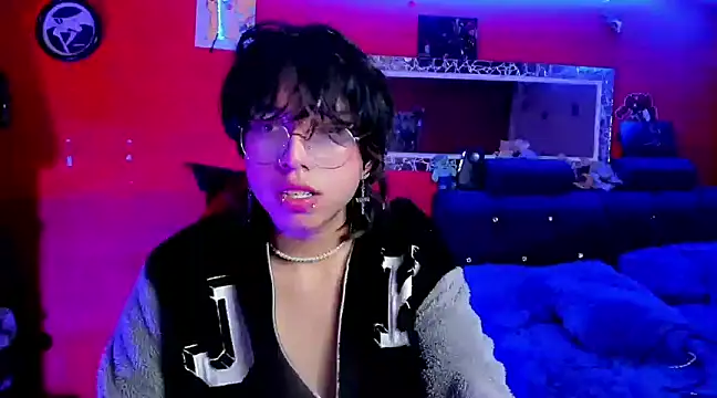 Snapshot of AnggelONfiree chatting on 31, 12, 2024 AnggelONfiree online show from 31, 12, 2024