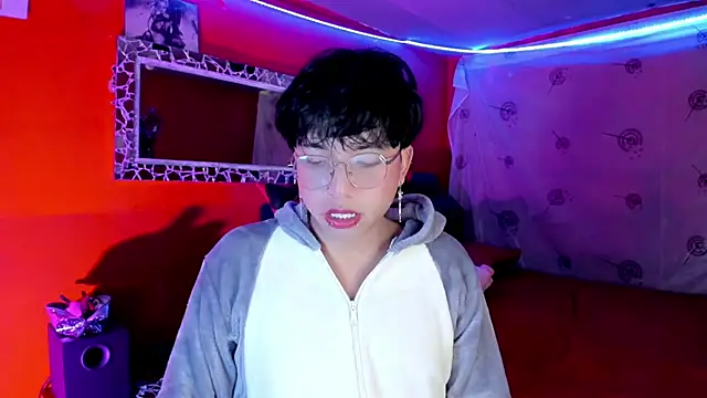 Snapshot of AnggelONfiree chatting on 7, 10, 2025 AnggelONfiree online show from 7, 10, 2025