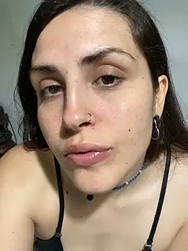 Snapshot of isadelasestrellas chatting on 5, 10, 2025 isadelasestrellas online show from 5, 10, 2025