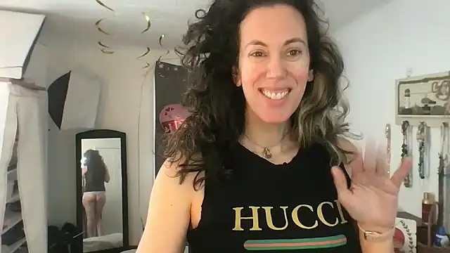 BonfireBonnie online show from 4, 2, 2025