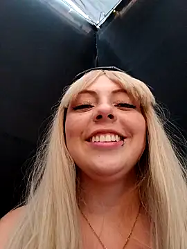 madelaine- online show from 19, 12, 2024