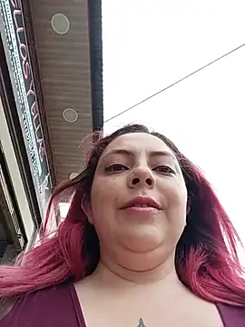 Snapshot of madelaine- chatting on 4, 8, 2026 madelaine- online show from 4, 8, 2026