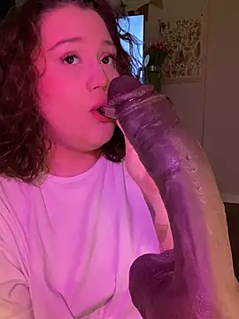 DaisyBooom online show from 8, 3, 2025