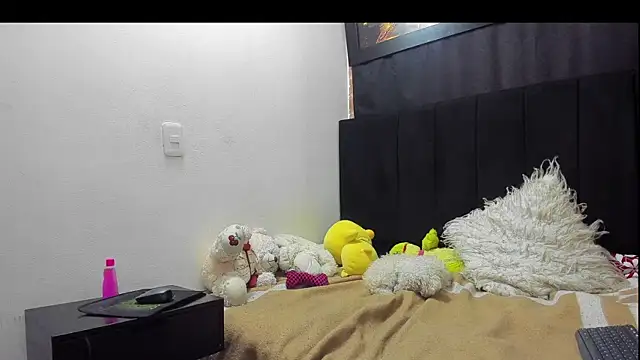 Evaaross 2345 online show from 5, 2, 2026