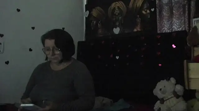 Evaaross 2345 online show from 30, 4, 2026