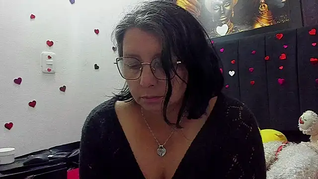 Evaaross 2345 online show from 25, 7, 2026