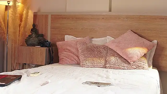 AliceShazaham  online show from 8, 2, 2026