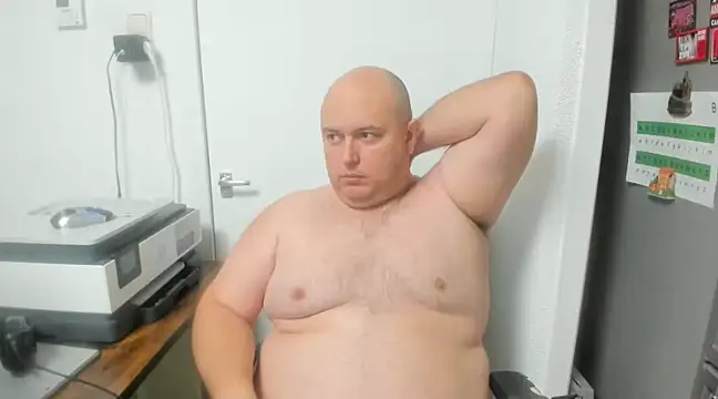 Snapshot of BigromeoXX chatting on 12, 12, 2024 BigromeoXX online show from 12, 12, 2024