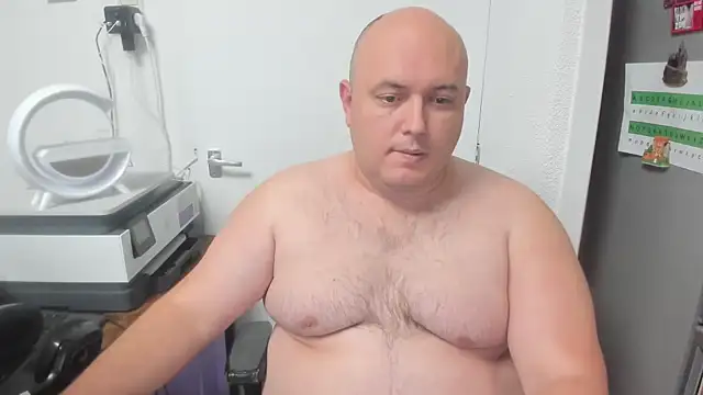 Snapshot of BigromeoXX chatting on 20, 12, 2024 BigromeoXX online show from 20, 12, 2024