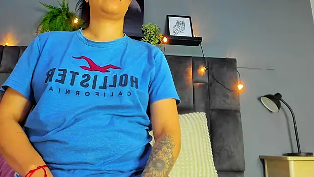 DulceAurora   online show from 8, 7, 2026