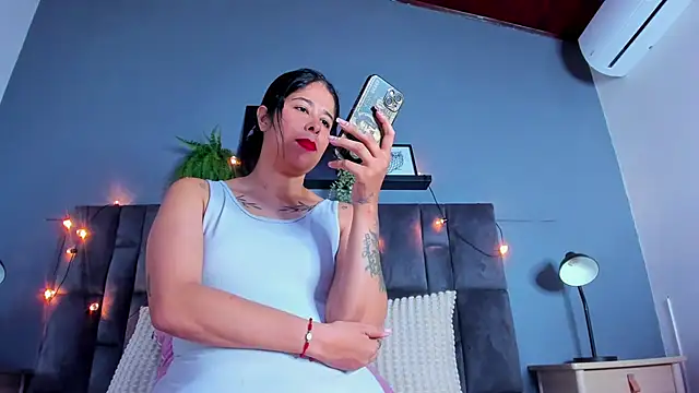 DulceAurora   online show from 13, 7, 2026