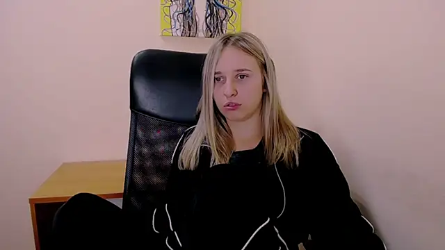 Snapshot of _Nicole_new chatting on 27, 9, 2025  Nicole new online show from 27, 9, 2025