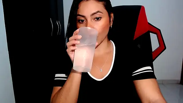 Snapshot of meghan2 chatting on 12, 3, 2026 meghan2 online show from 12, 3, 2026