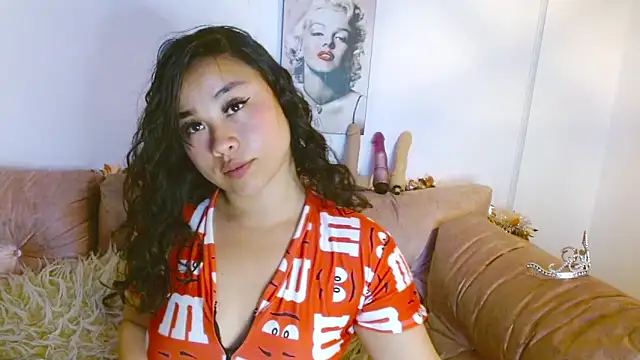 Snapshot of hinataleecs chatting on 27, 12, 2024 hinataleecs online show from 27, 12, 2024