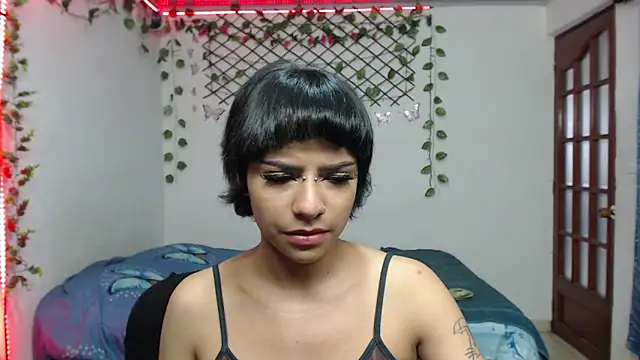 Snapshot of kathina_t chatting on 8, 10, 2025 kathina t online show from 8, 10, 2025