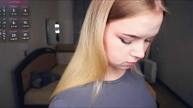 ZaraCreedon online show from 9, 10, 2025