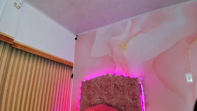 Snapshot of Daisy__rose chatting on 9, 9, 2025 Daisy rose online show from 9, 9, 2025