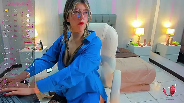 SEXMILLA  online show from 17, 2, 2025