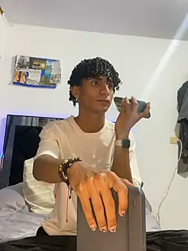 derreck models online show from 12, 2, 2026